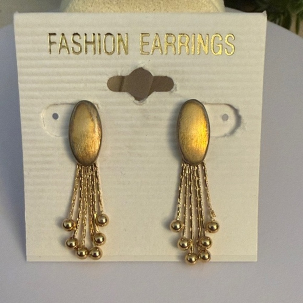 Chic Gold Dangle Earrings